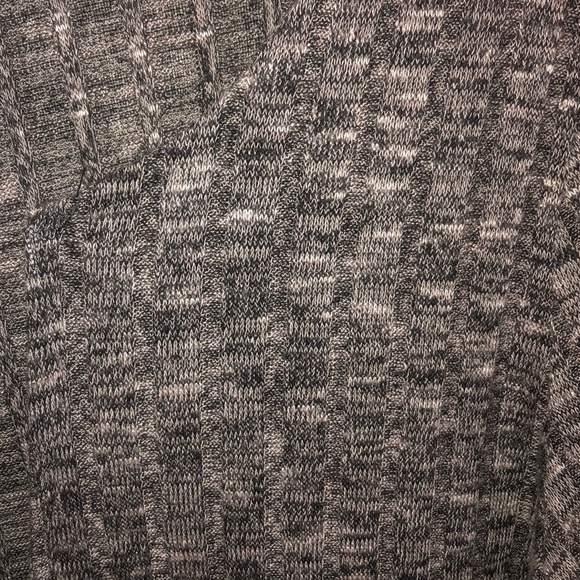 a grey long sleeve! - Picture 4 of 4